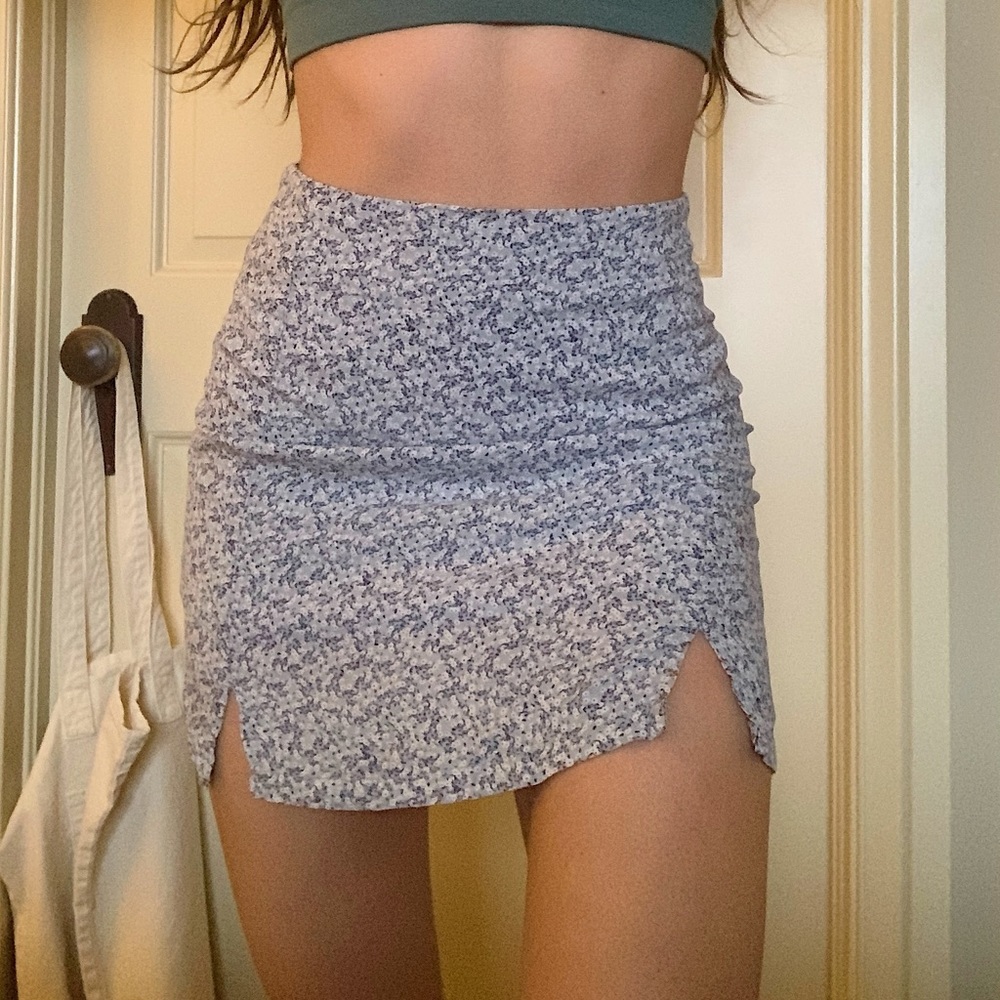 brandy melville blue floral mini skirt!